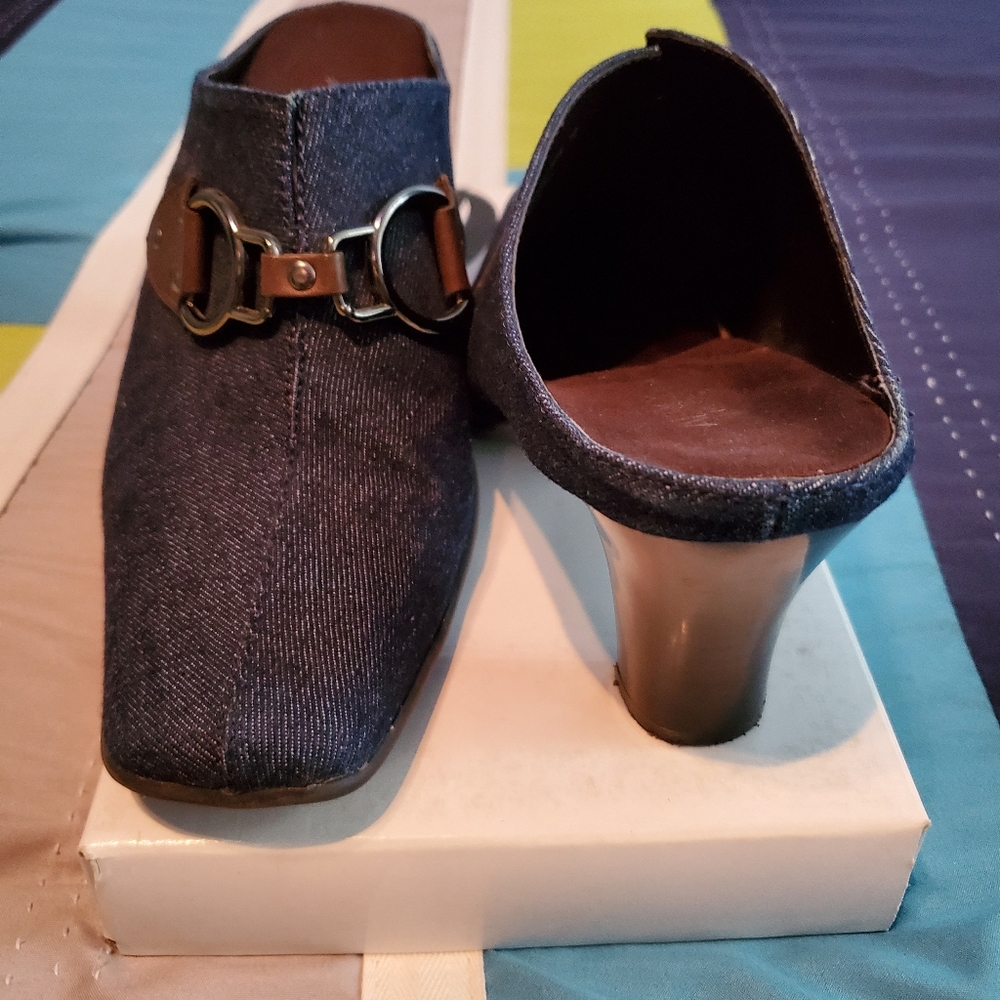 Jeans material with brown leather buckle, mule pump shoe.